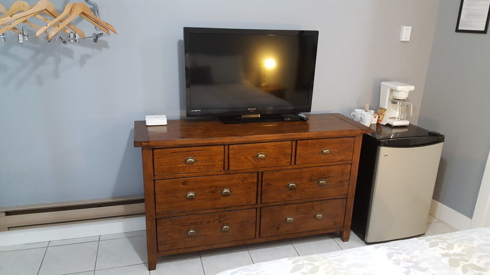 Naramata Courtyard Suites Ngoại thất bức ảnh